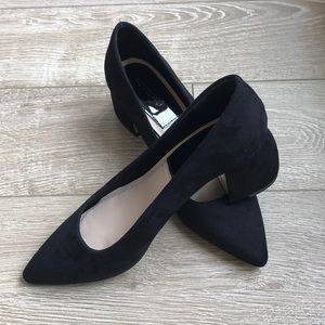 Block heel pumps